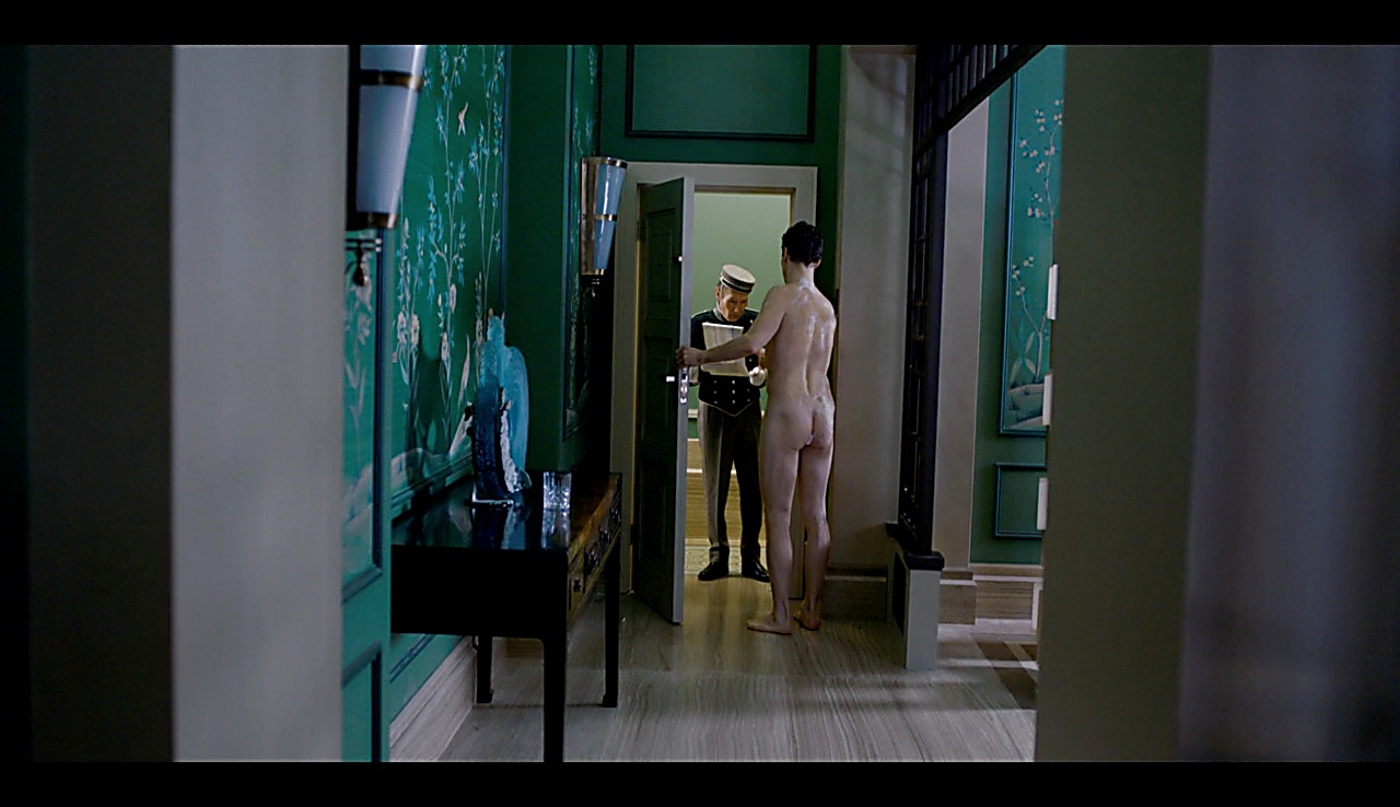 Benedict Cumberbatch sexy shirtless scene May 16, 2018, 10am