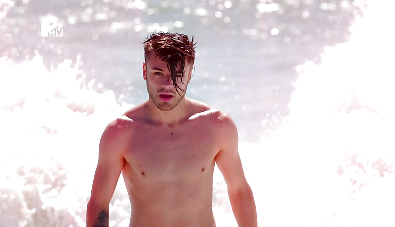 Casey Johnson sexy shirtless scene May 25, 2018, 1pm