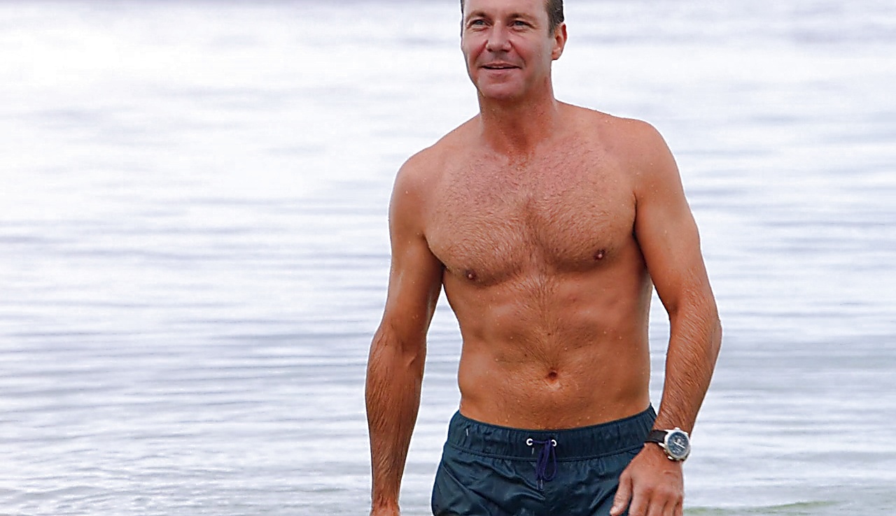 Chris Vance sexy shirtless scene October 14, 2017, 5am