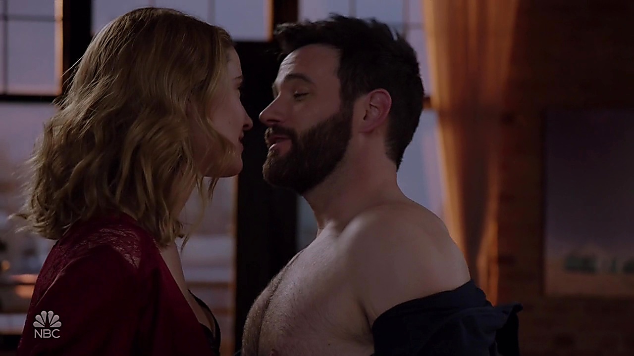 Colin Donnell sexy shirtless scene January 10, 2019, 12pm