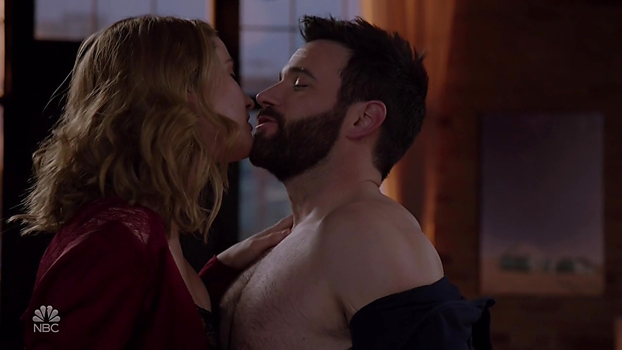 Colin Donnell sexy shirtless scene January 10, 2019, 12pm