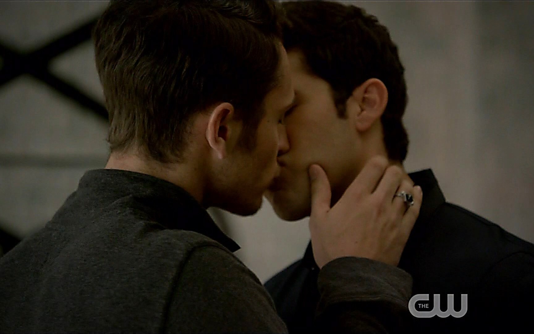 Daniel Sharman sexy shirtless scene January 3, 2015, 1am