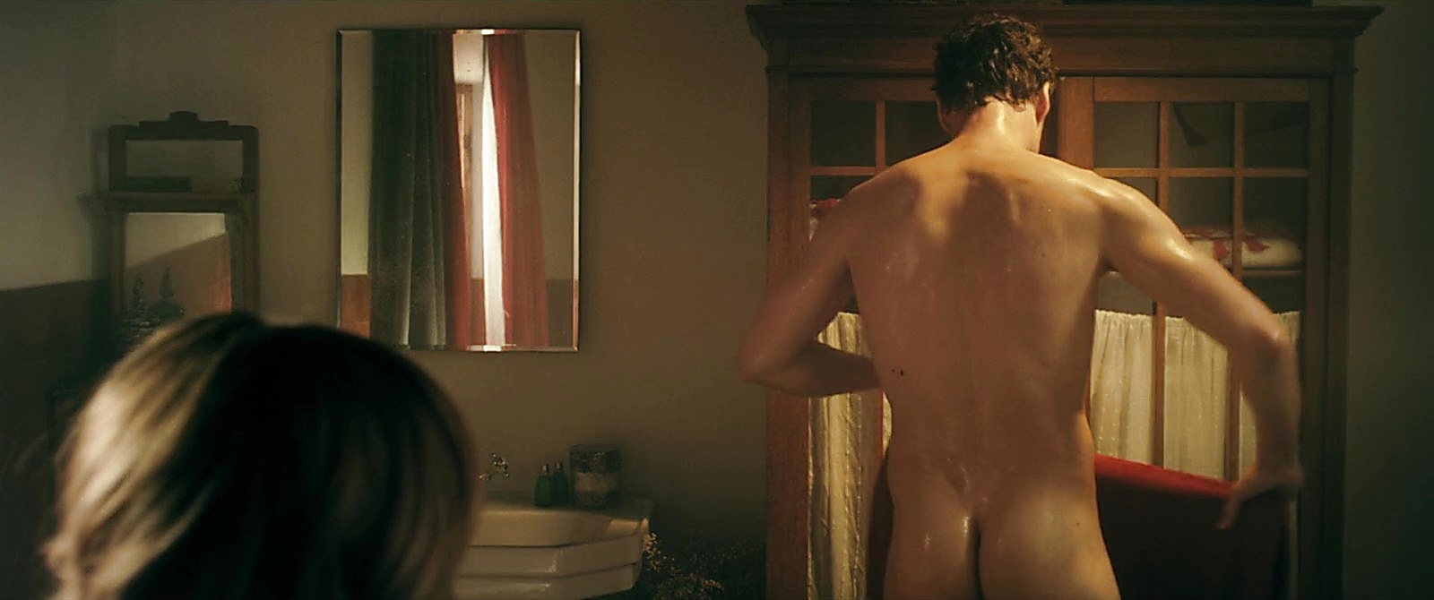 Daniel Grao sexy shirtless scene September 8, 2019, 12pm