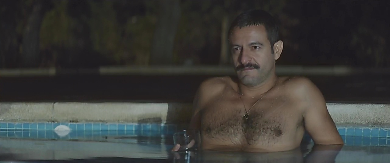 Daniel Grao sexy shirtless scene October 10, 2018, 11am