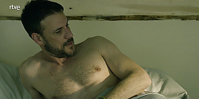 Daniel Grao sexy shirtless scene January 30, 2021, 12pm