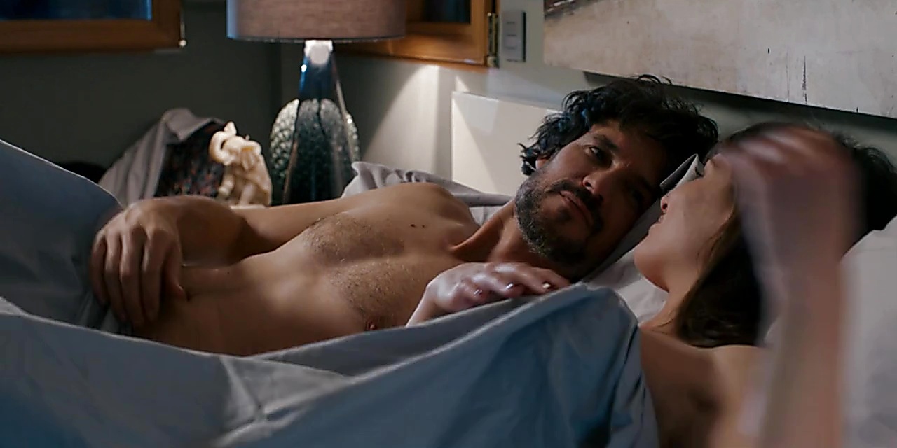 Daniel Grao sexy shirtless scene November 25, 2019, 1pm