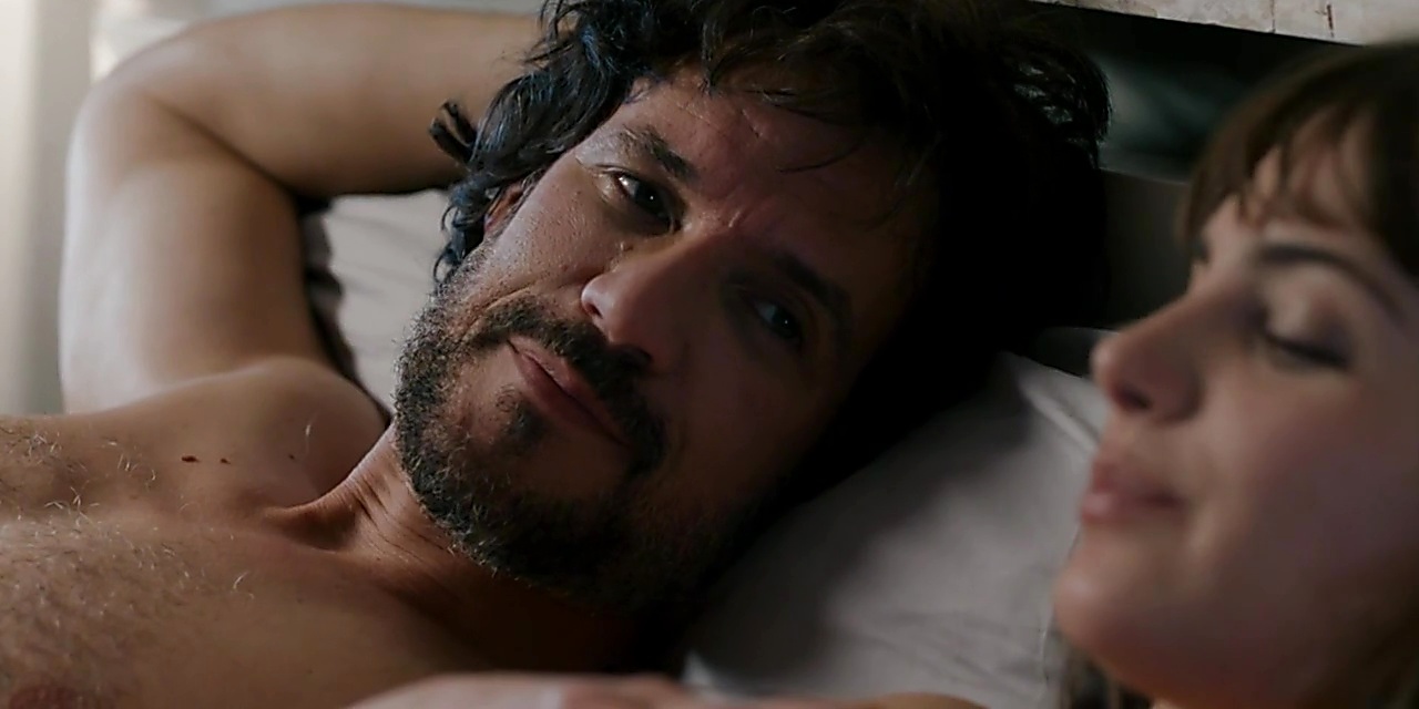 Daniel Grao sexy shirtless scene November 25, 2019, 1pm