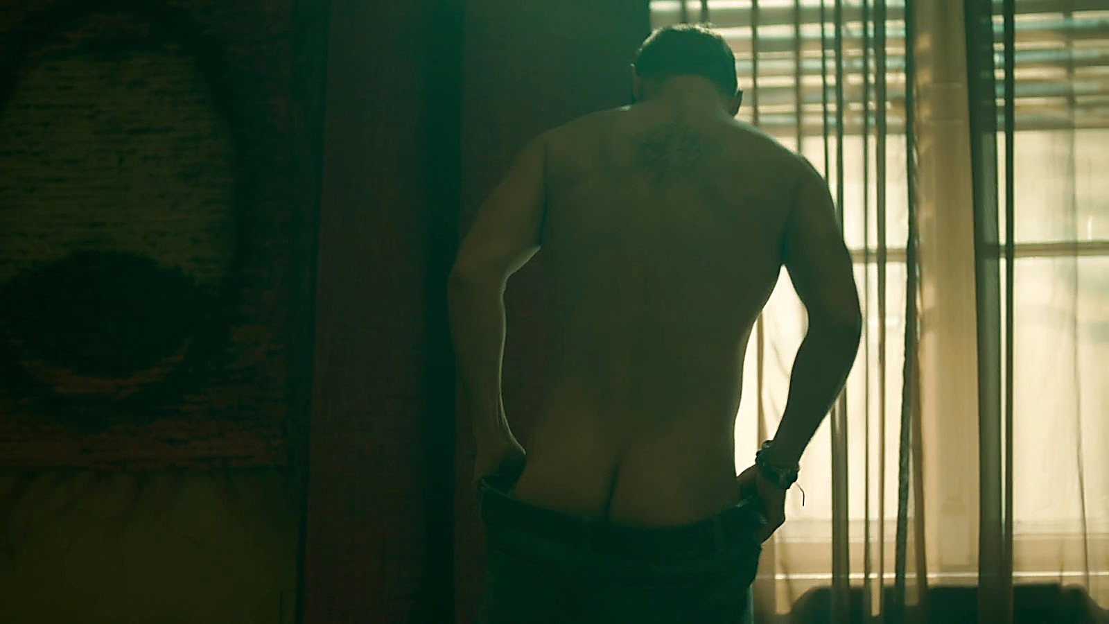 Daniel Macpherson sexy shirtless scene June 28, 2020, 12pm