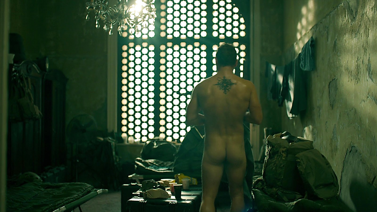 Daniel Macpherson sexy shirtless scene June 28, 2020, 12pm
