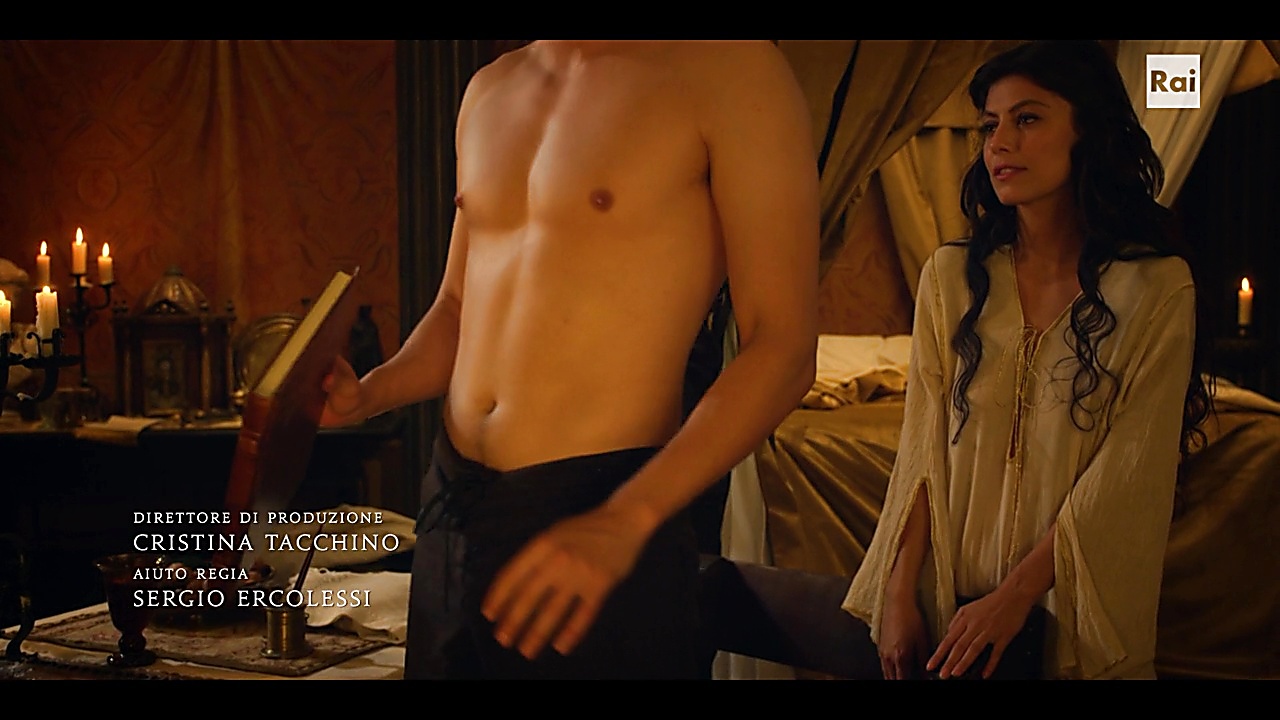 Daniel Sharman sexy shirtless scene October 31, 2018, 3pm