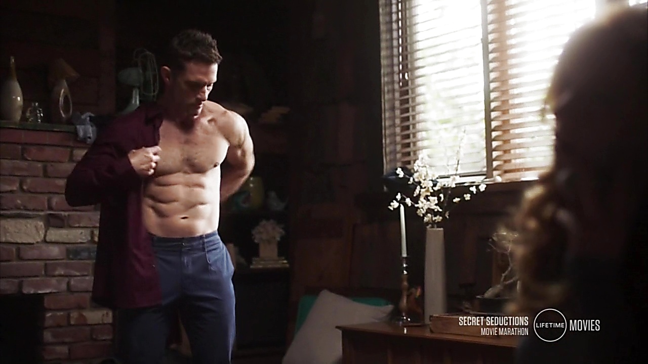 David Fumero sexy shirtless scene January 26, 2019, 10am
