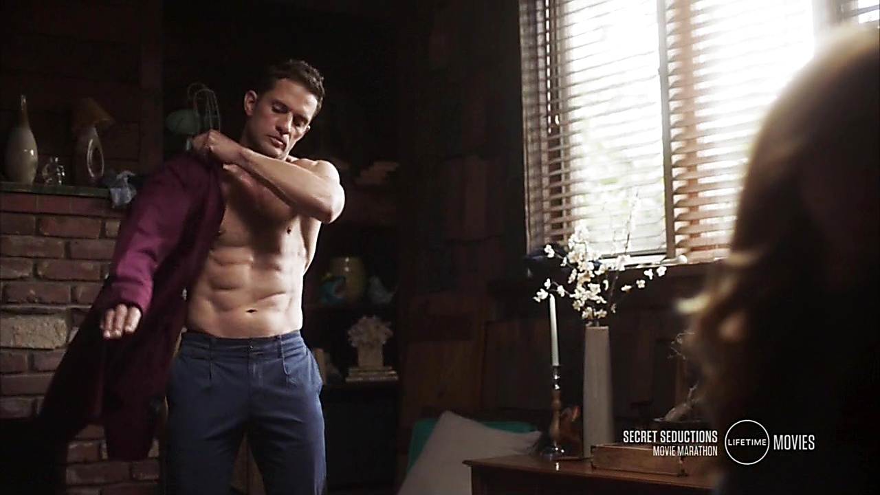 David Fumero sexy shirtless scene January 26, 2019, 10am