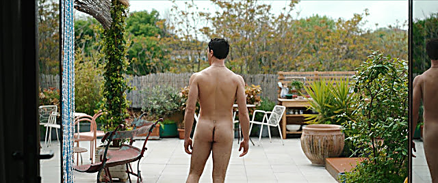 Eduardo Scarpetta sexy shirtless scene April 13, 2022, 10am