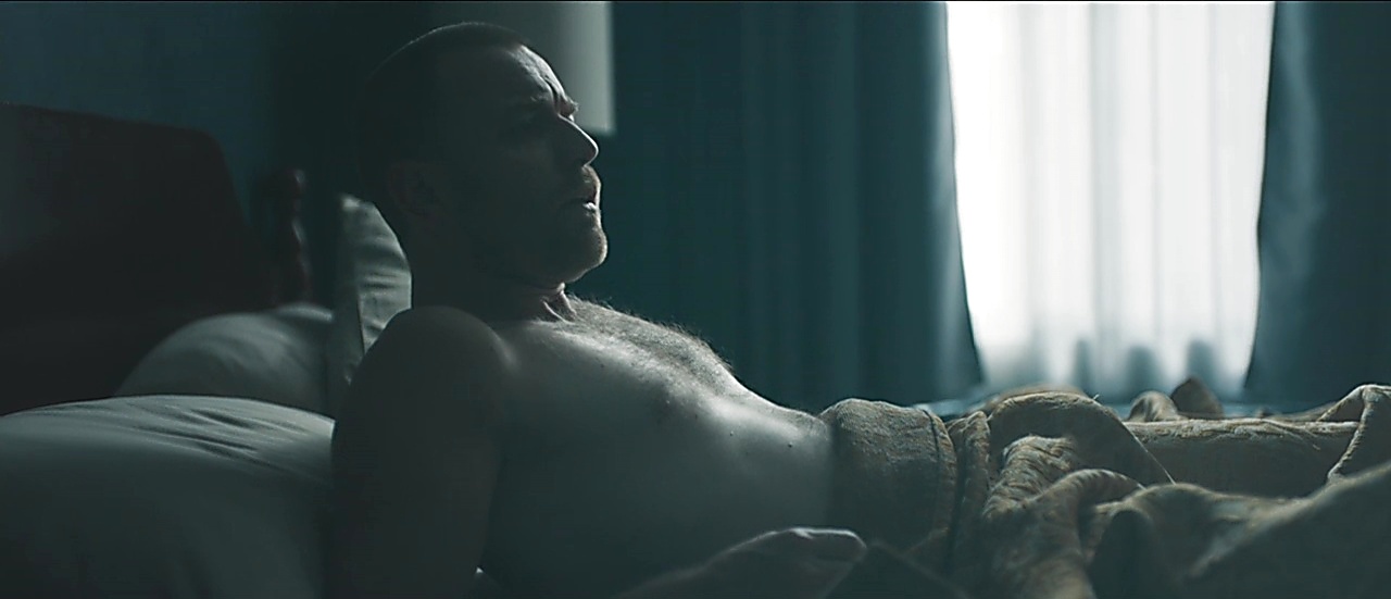 Ewan Mcgregor sexy shirtless scene July 22, 2018, 1pm