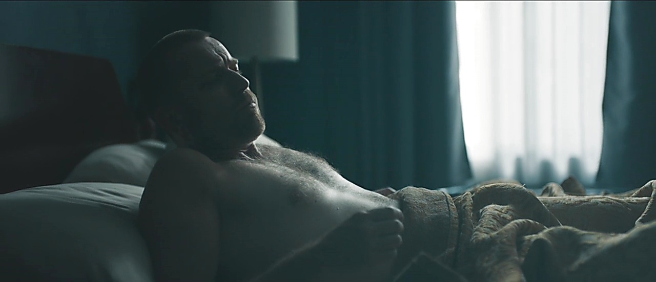 Ewan Mcgregor sexy shirtless scene July 22, 2018, 1pm