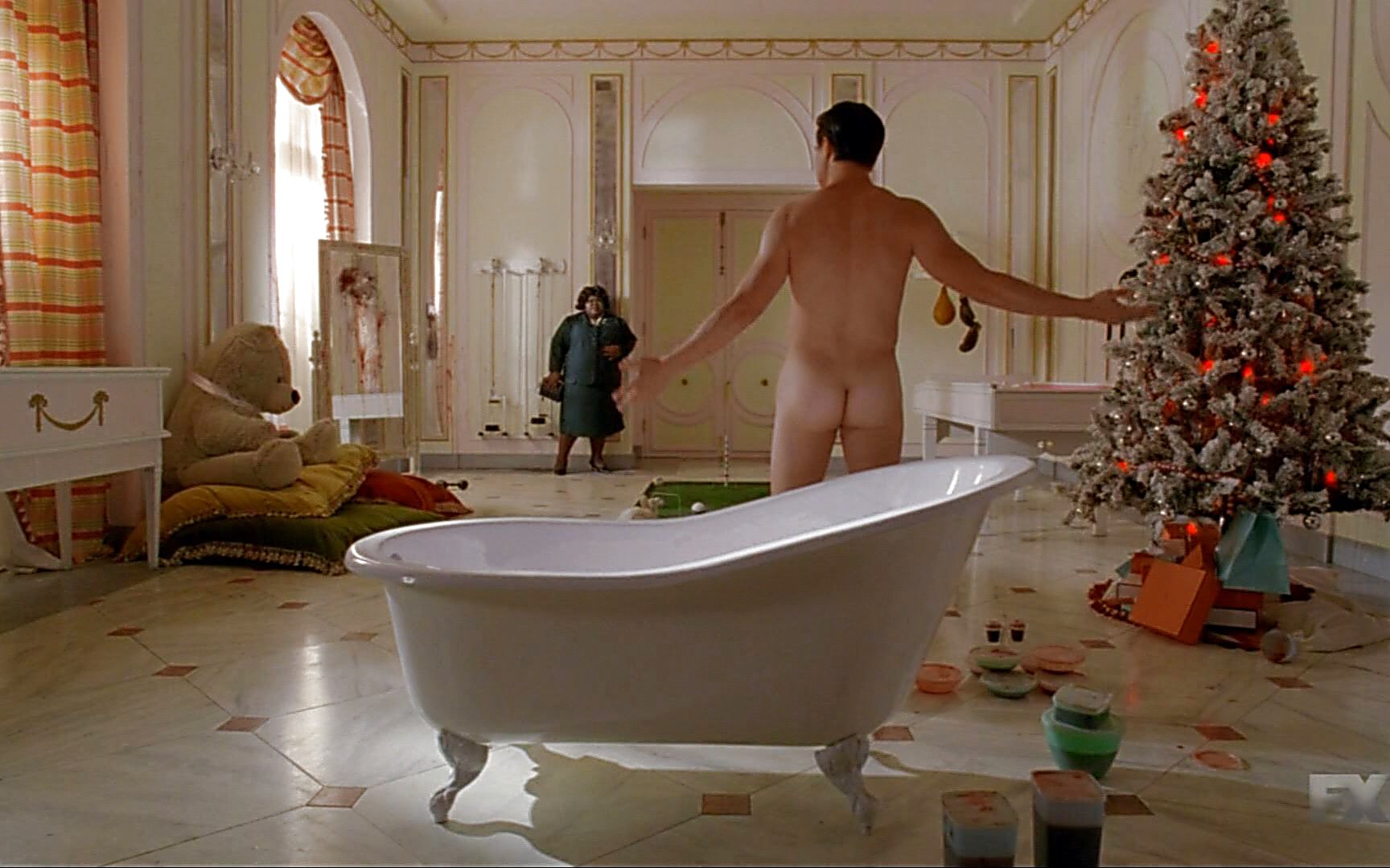 Finn Wittrock sexy shirtless scene January 3, 2015, 2pm