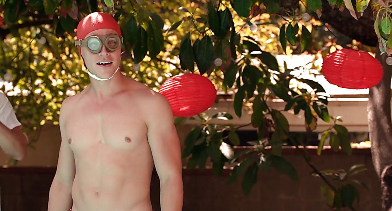 Finn Wittrock sexy shirtless scene February 17, 2019, 11am