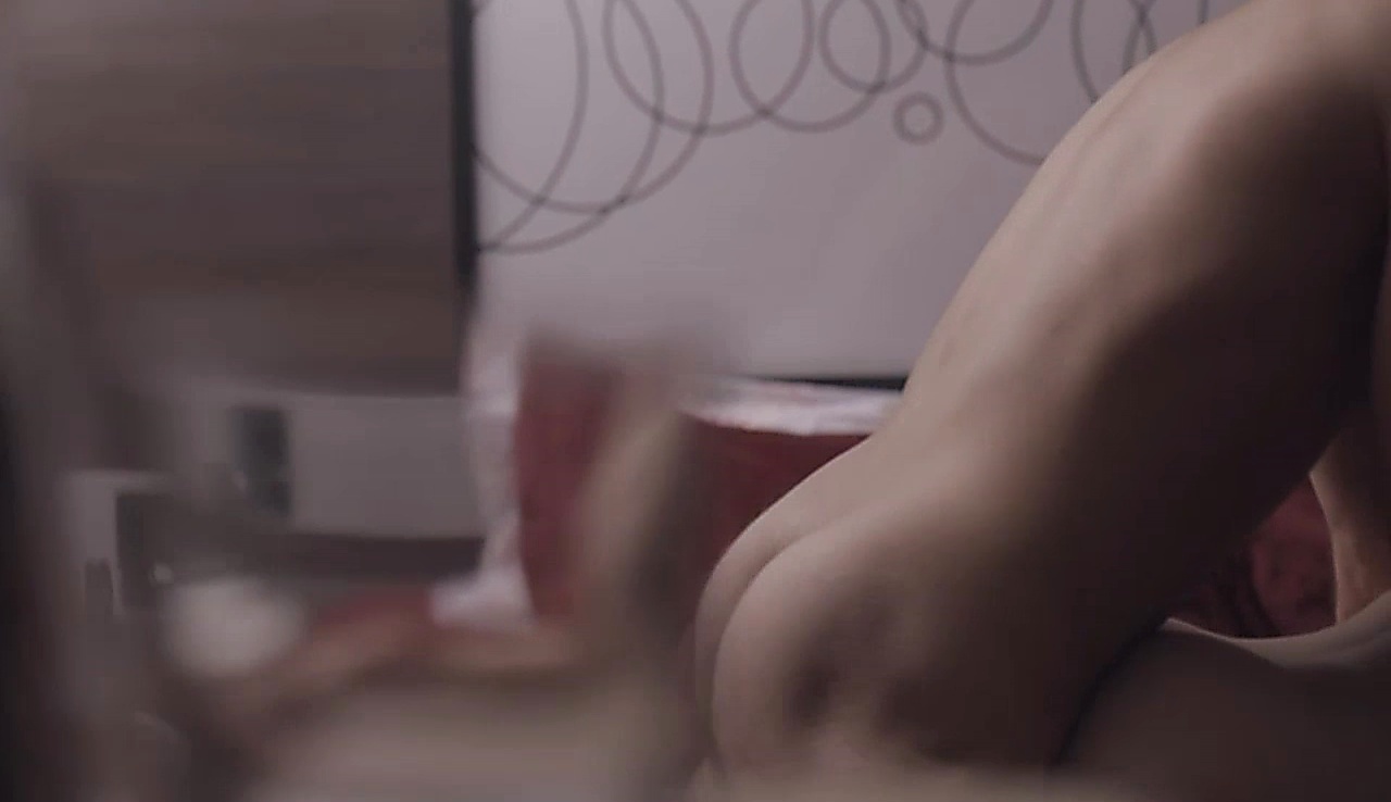 Gabriel Godoy sexy shirtless scene April 16, 2018, 11am