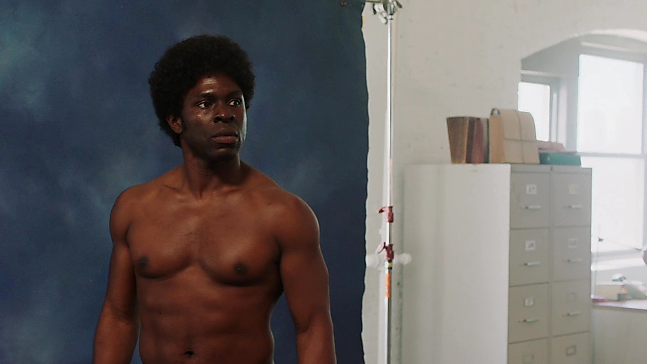 Gbenga Akinnagbe sexy shirtless scene October 1, 2018, 1pm