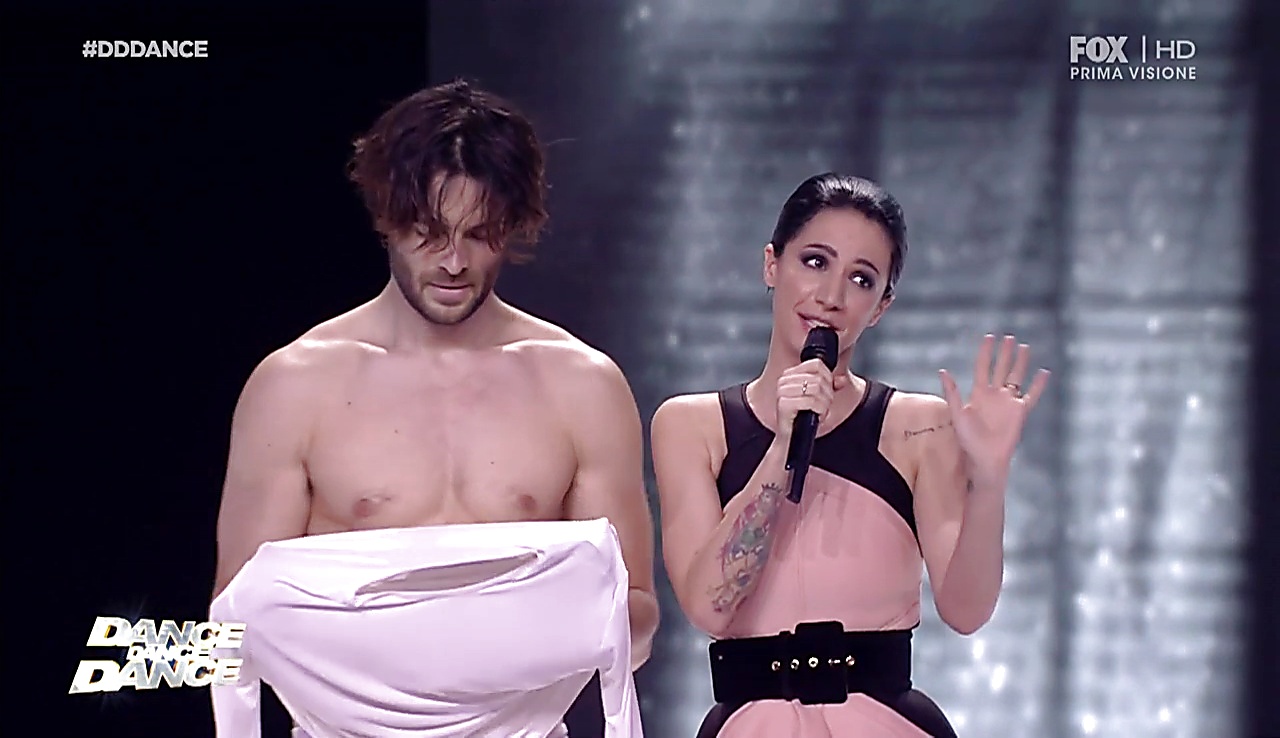 Giulio Berruti sexy shirtless scene March 2, 2018, 4am