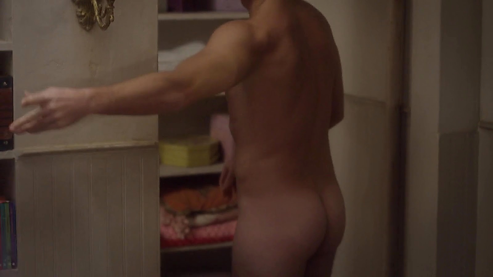 Giulio Berruti sexy shirtless scene August 1, 2020, 4am