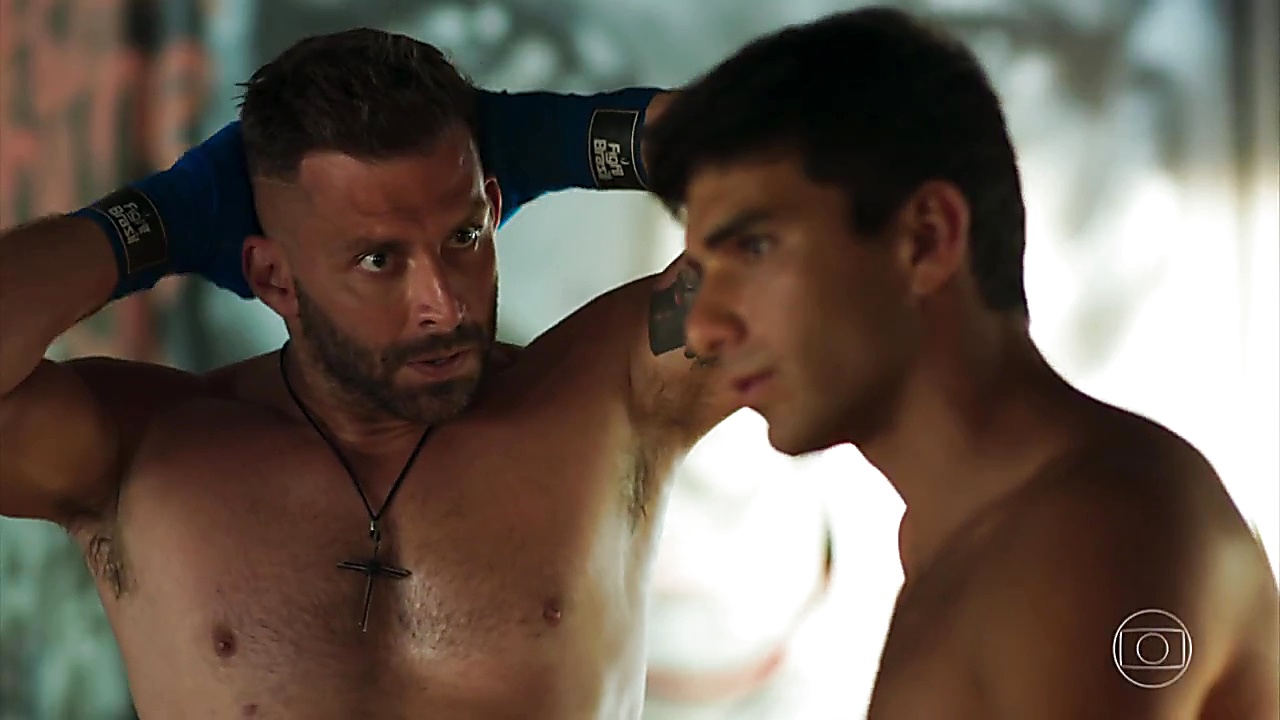 Henri Castelli sexy shirtless scene February 10, 2020, 1pm