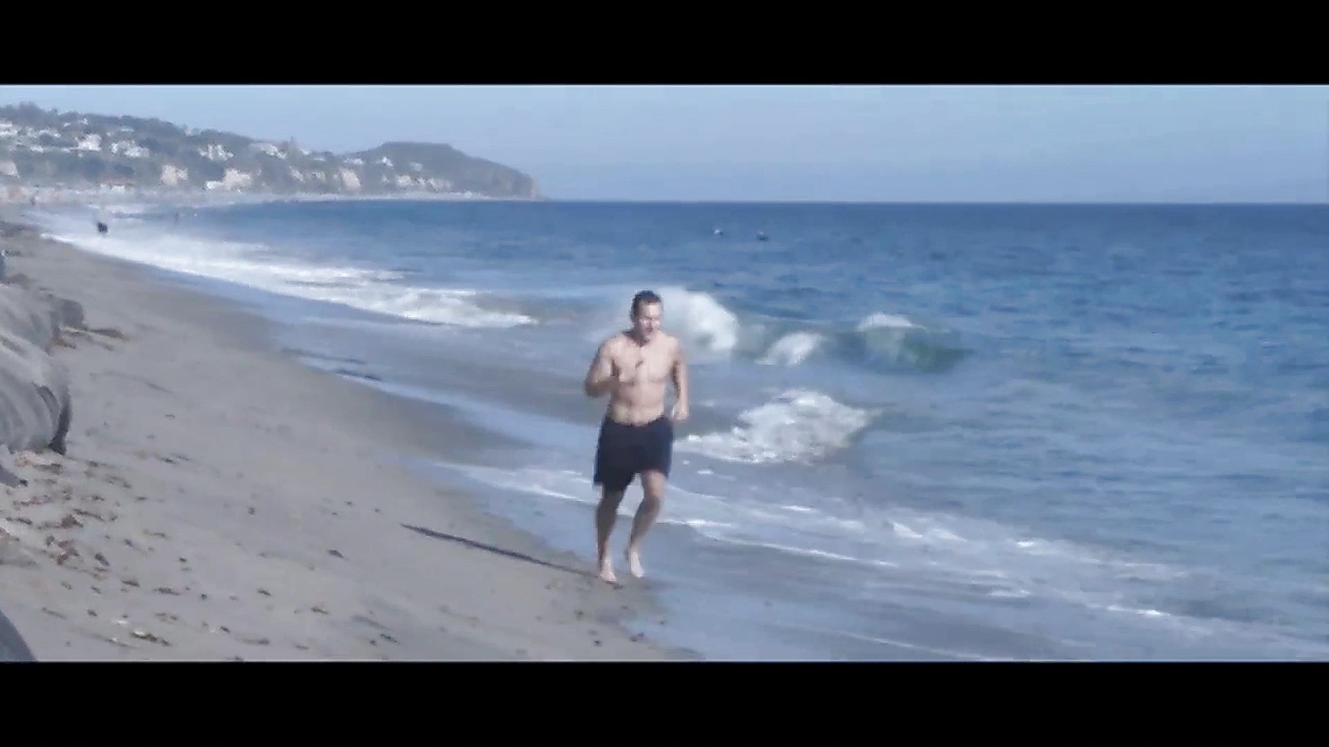 Ian Roberts sexy shirtless scene March 4, 2025, 10pm