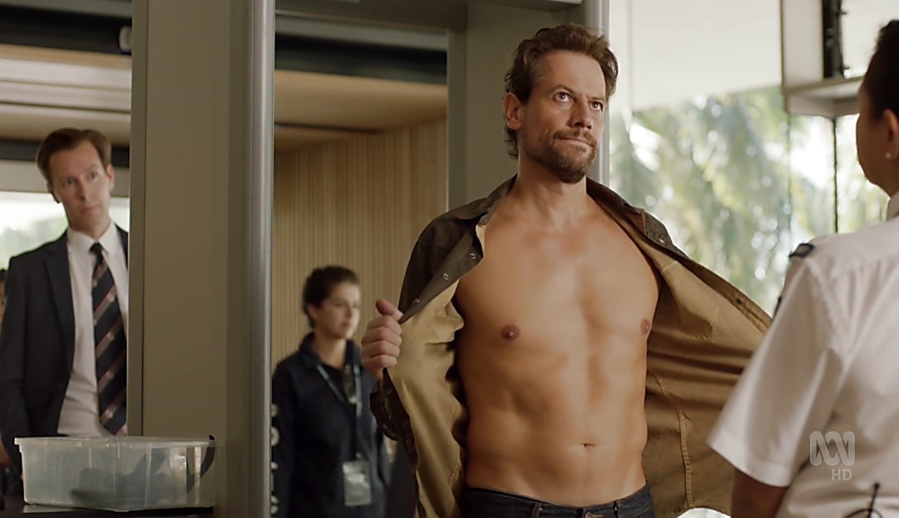 Ioan Gruffudd sexy shirtless scene March 10, 2018, 10am