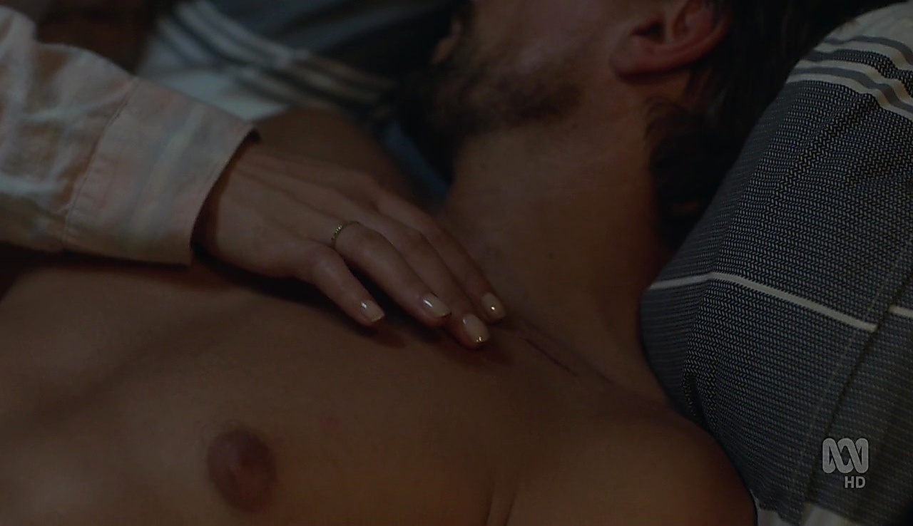 Ioan Gruffudd sexy shirtless scene April 28, 2018, 12pm