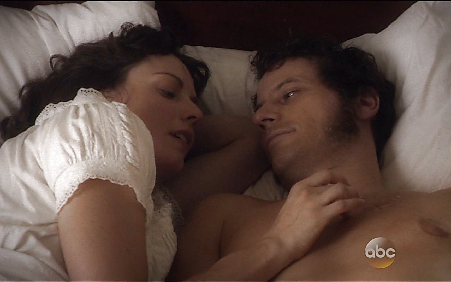 Ioan Gruffudd sexy shirtless scene January 3, 2015, 12am