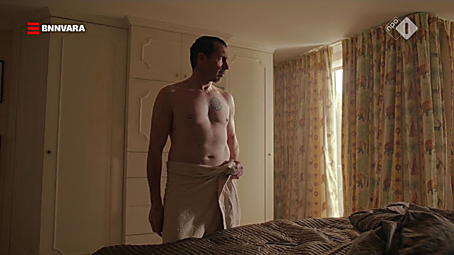 Jacob Derwig sexy shirtless scene October 17, 2020, 1pm