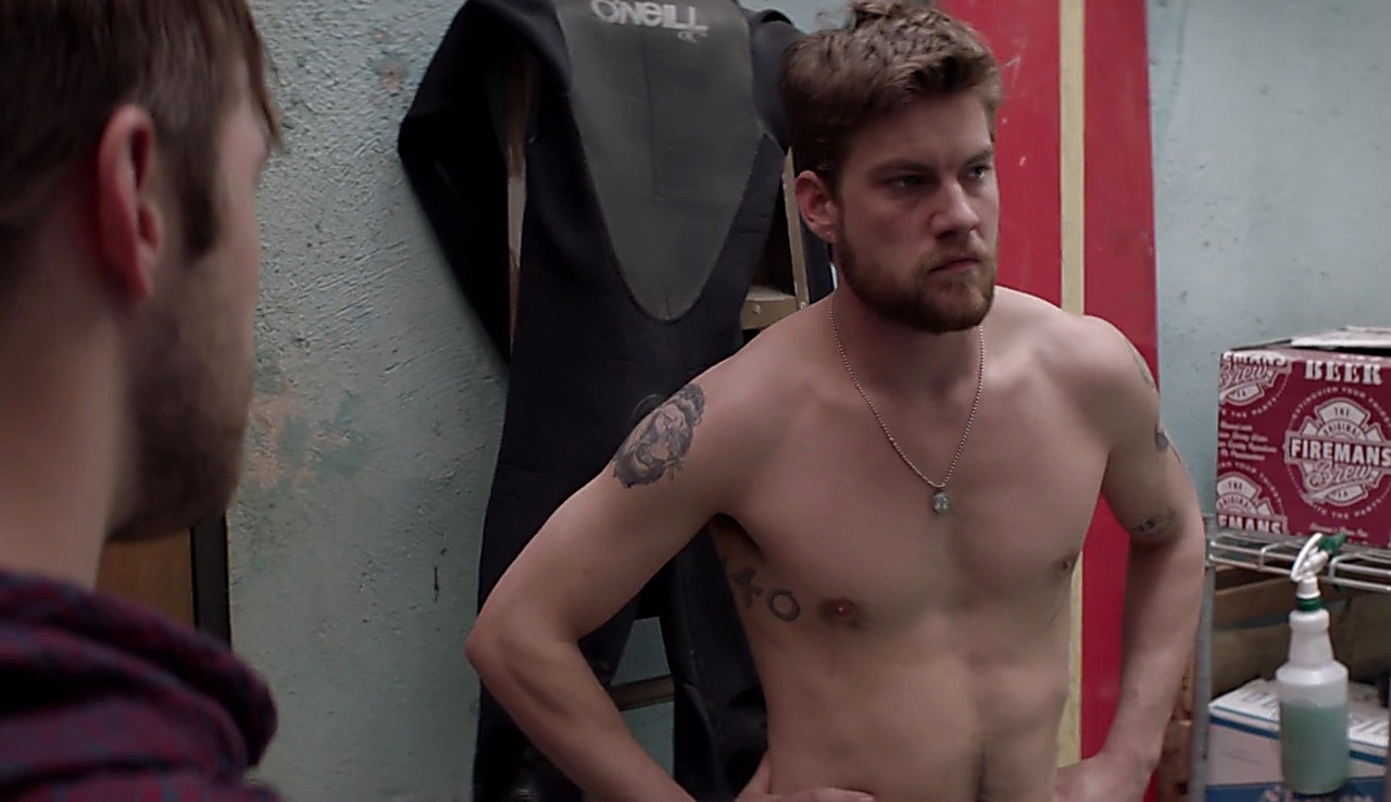 Jake Weary sexy shirtless scene June 6, 2018, 9am
