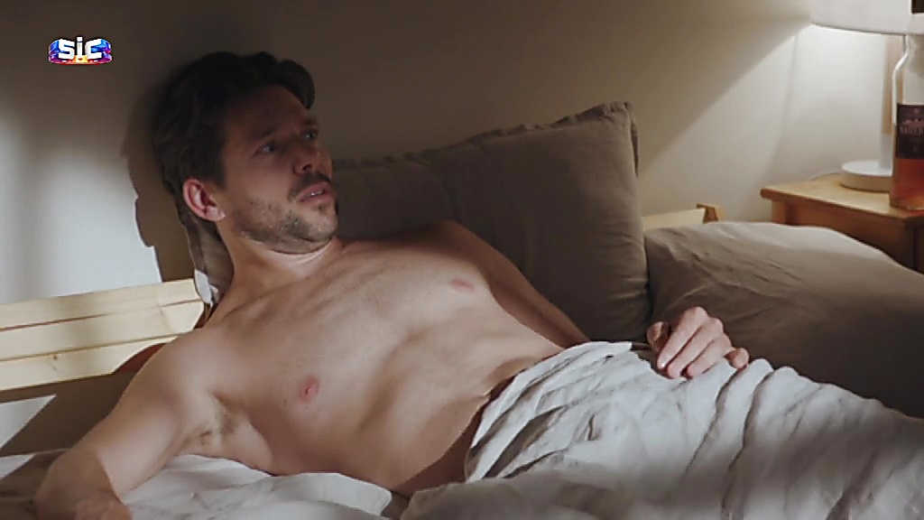 Jorge Corrula sexy shirtless scene August 30, 2020, 11am