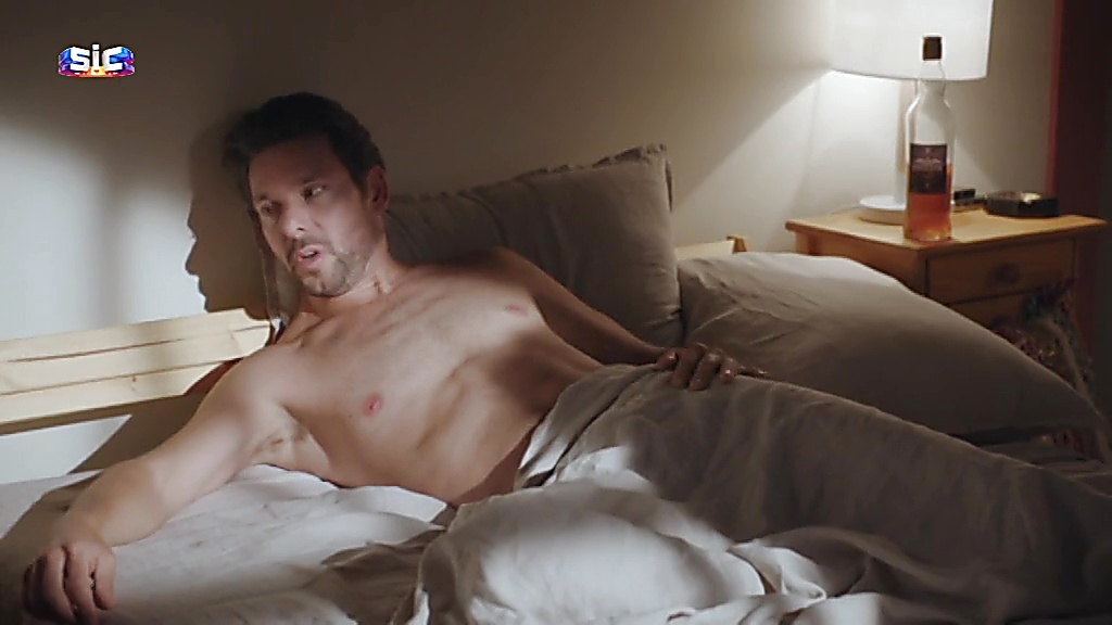 Jorge Corrula sexy shirtless scene August 30, 2020, 11am