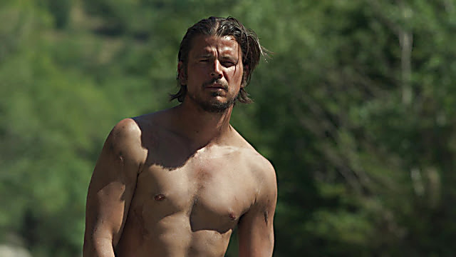 Josh Hartnett sexy shirtless scene April 10, 2021, 1pm