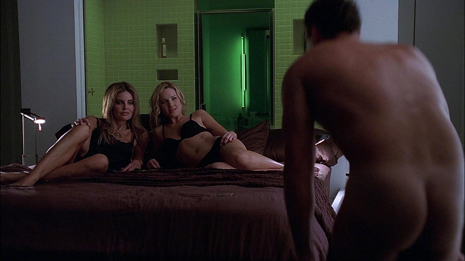 Julian Mcmahon sexy shirtless scene April 18, 2020, 1pm