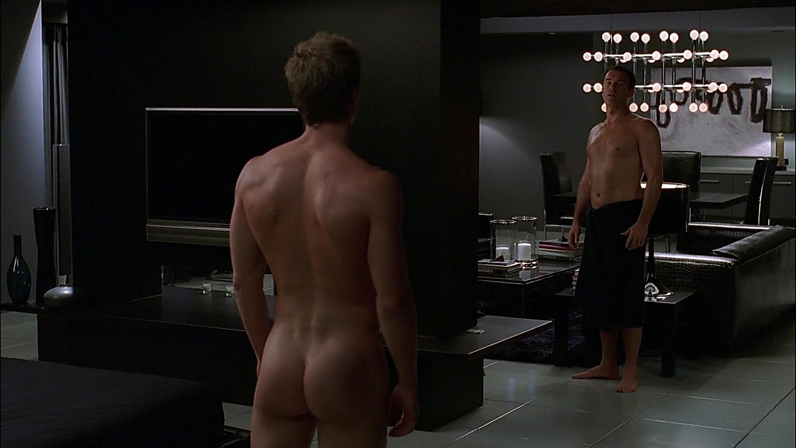 Julian Mcmahon sexy shirtless scene April 18, 2020, 1pm