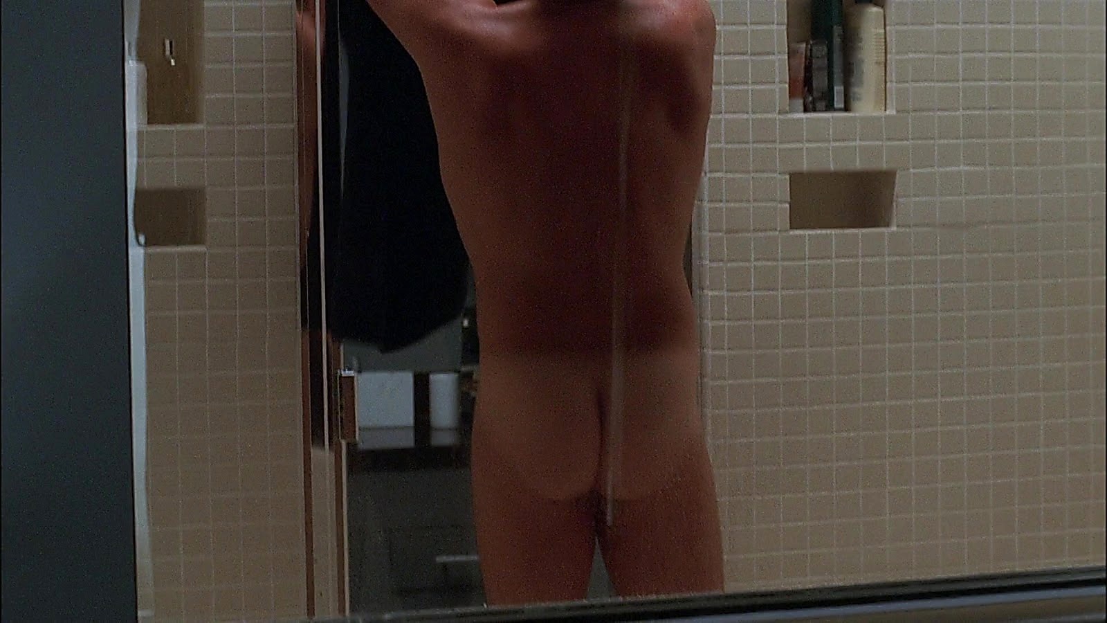 Julian Mcmahon sexy shirtless scene April 18, 2020, 1pm