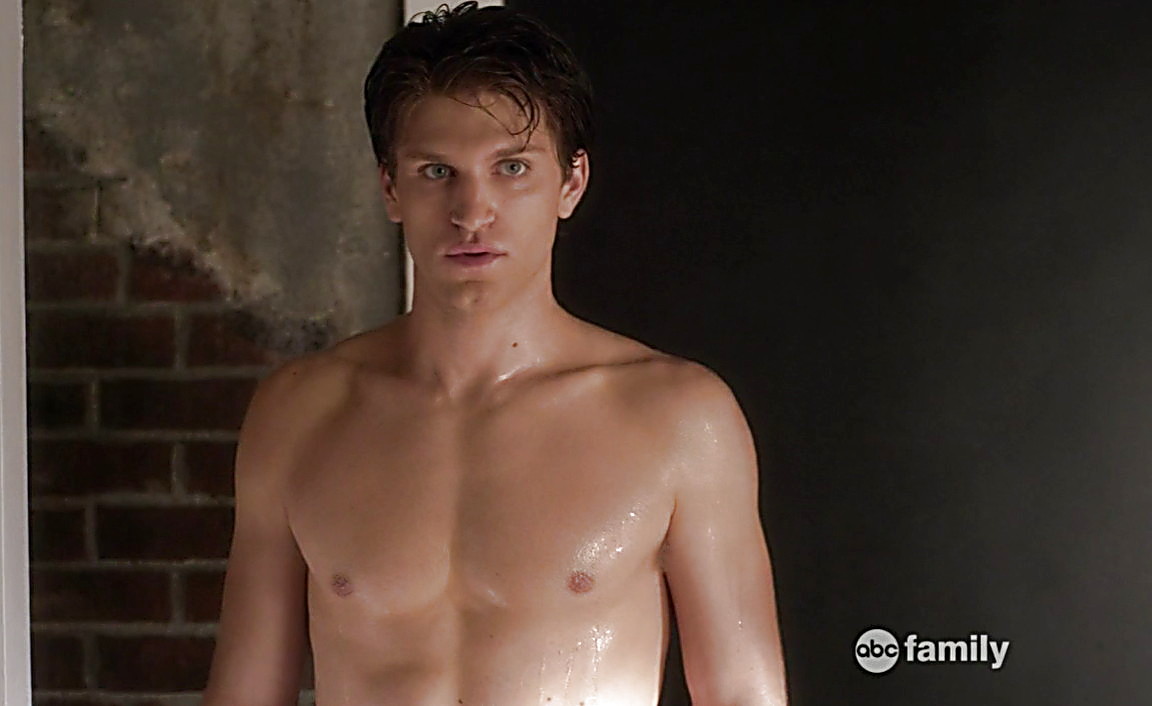Ryan Guzman sexy shirtless scene January 26, 2014, 4pm