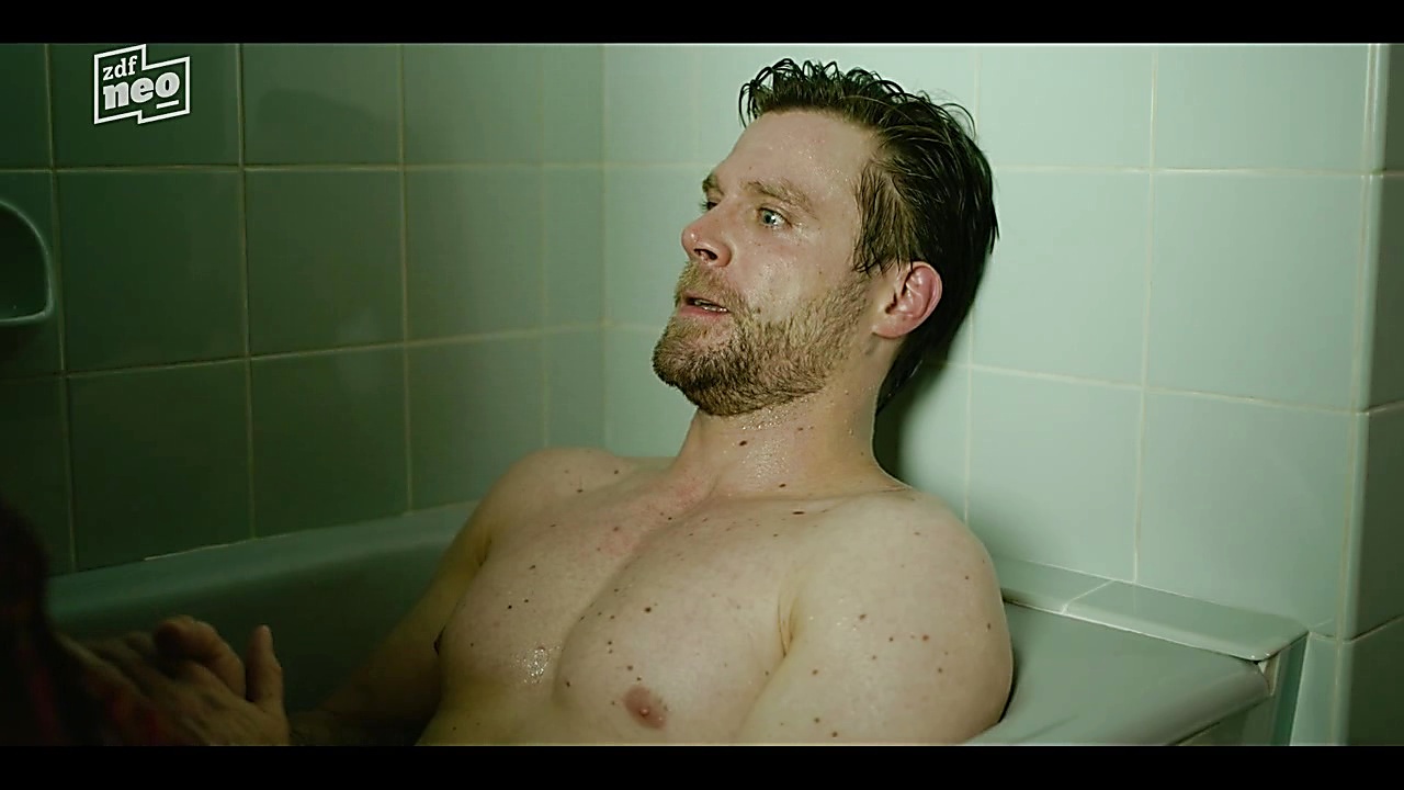 Ken Duken sexy shirtless scene November 15, 2018, 9am