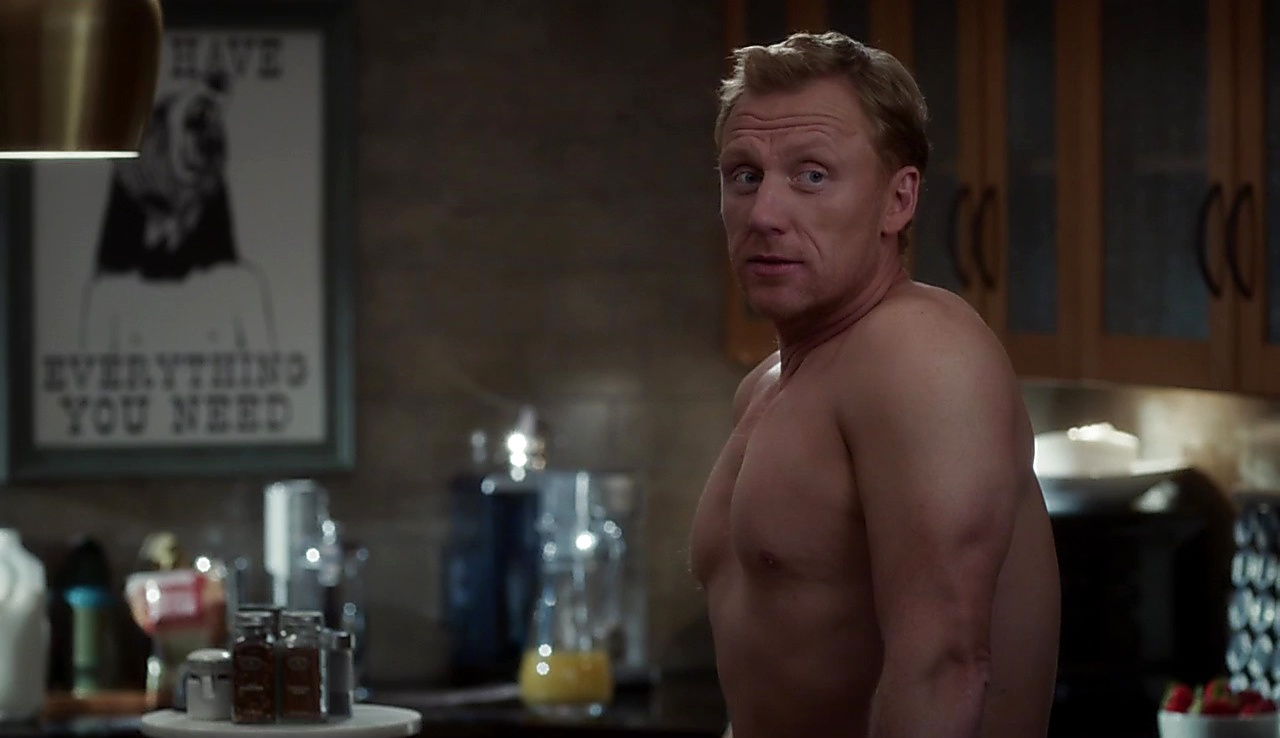 Kevin Mckidd sexy shirtless scene November 11, 2017, 1pm
