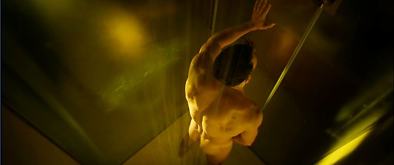 Mario Casas sexy shirtless scene May 10, 2019, 12pm