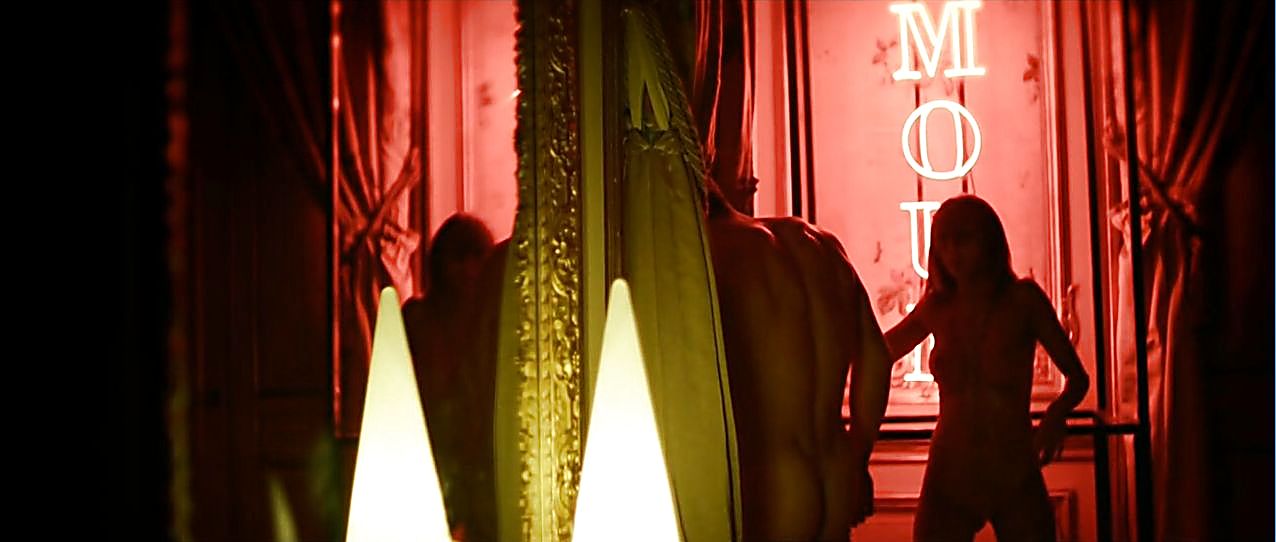 Mario Casas sexy shirtless scene May 11, 2019, 11am