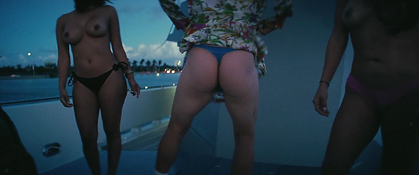 Matthew Mcconaughey sexy shirtless scene June 7, 2019, 12pm