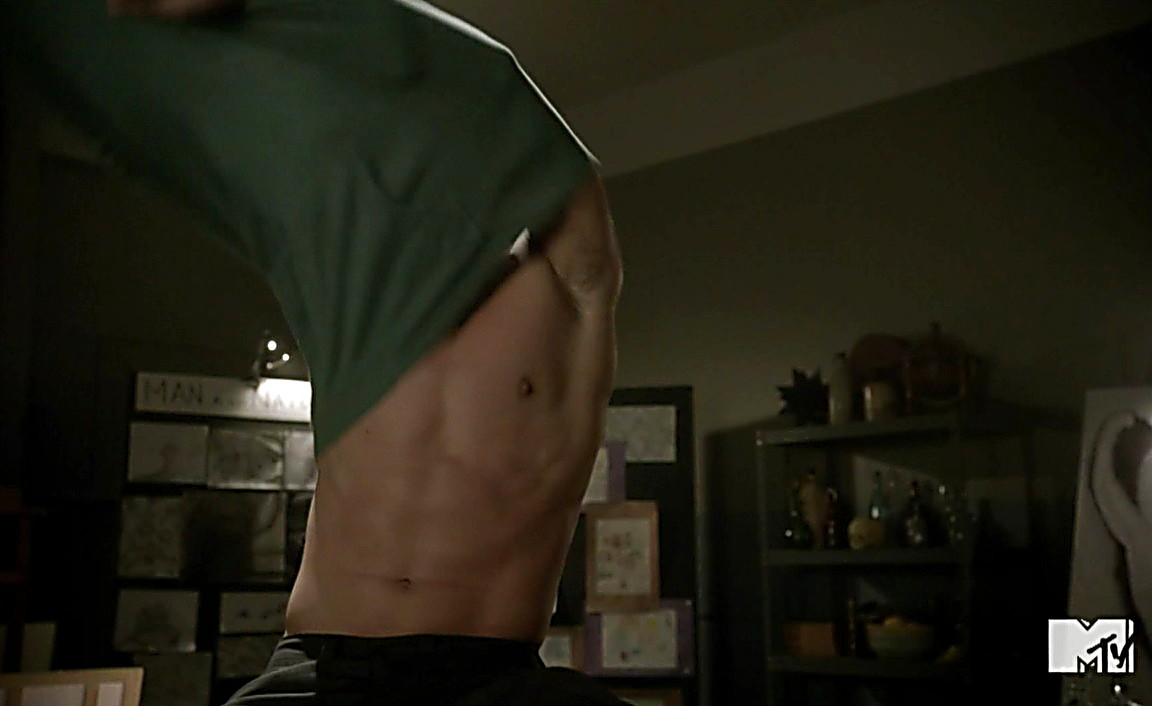 Max Carver sexy shirtless scene February 16, 2014, 7pm