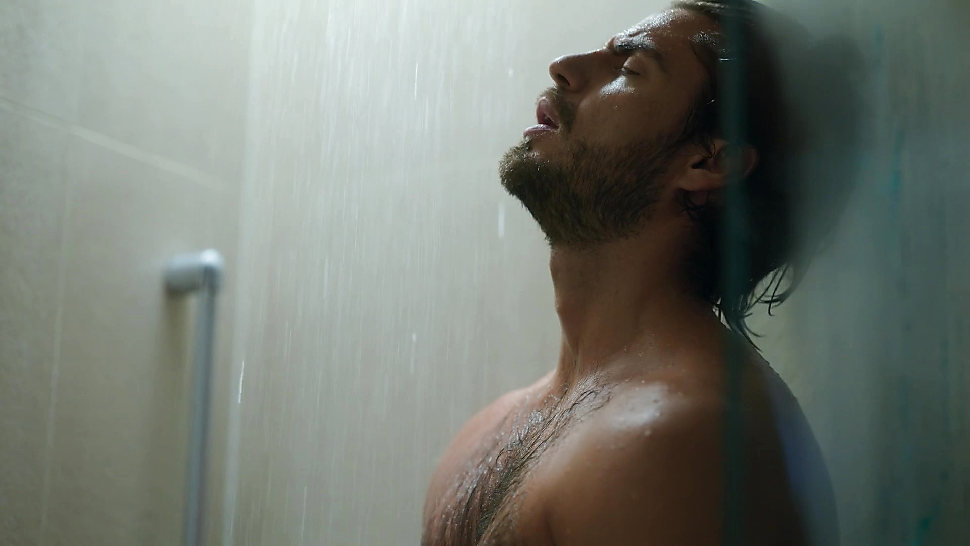 Maxi Iglesias sexy shirtless scene February 24, 2025, 2am