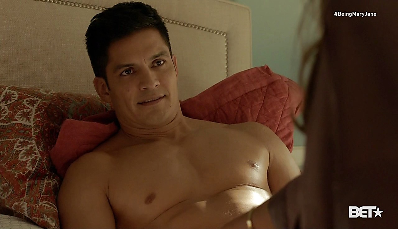 Nicholas Gonzalez sexy shirtless scene February 8, 2017, 11am