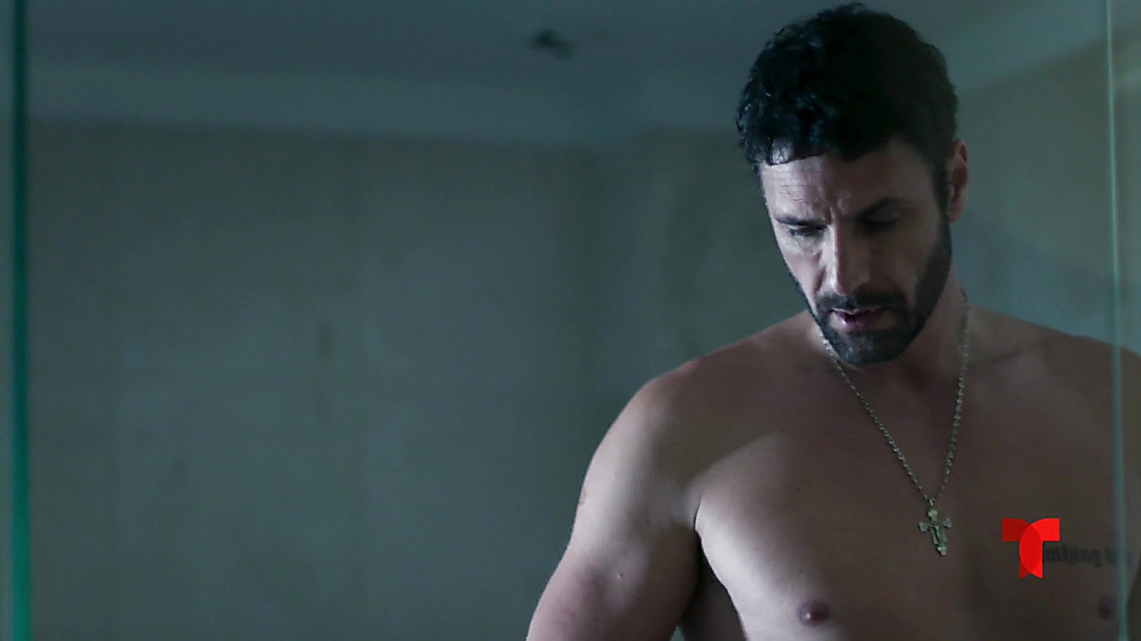 Raoul Bova sexy shirtless scene May 11, 2019, 11am
