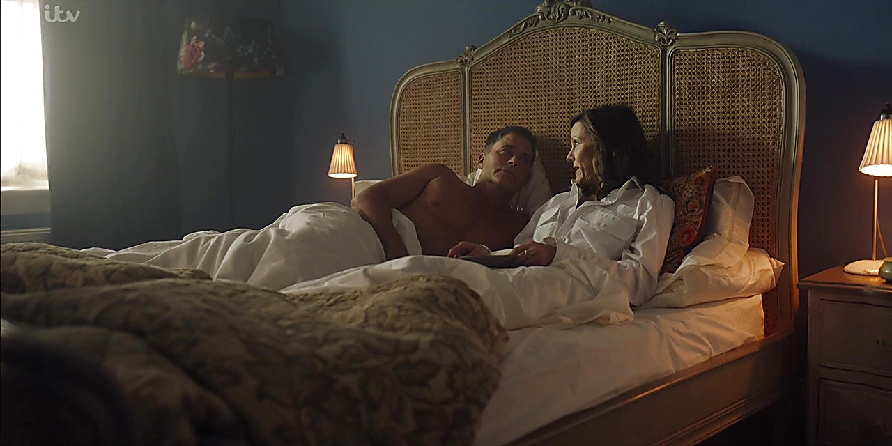 Rob Lowe sexy shirtless scene June 27, 2019, 3pm