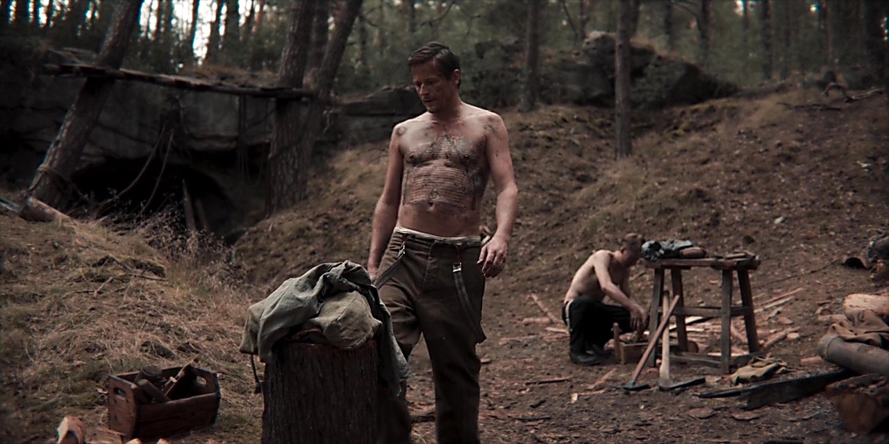 Roman Knizka sexy shirtless scene June 23, 2019, 12pm